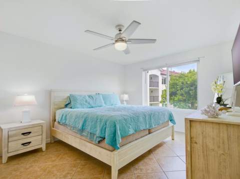 316 Villa Circle, Boynton Beach FL - photo 13 of 41