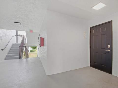 316 Villa Circle, Boynton Beach FL - photo 22 of 41