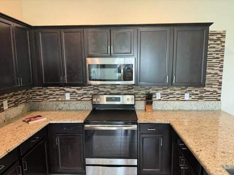 7401 NW Farnsworth Circle, Port St. Lucie FL - photo 8 of 30