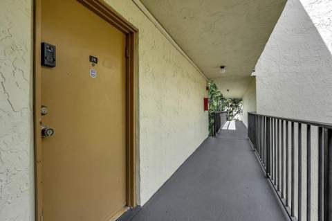 6190 Woodlands Boulevard #311, Tamarac FL - photo 11 of 35