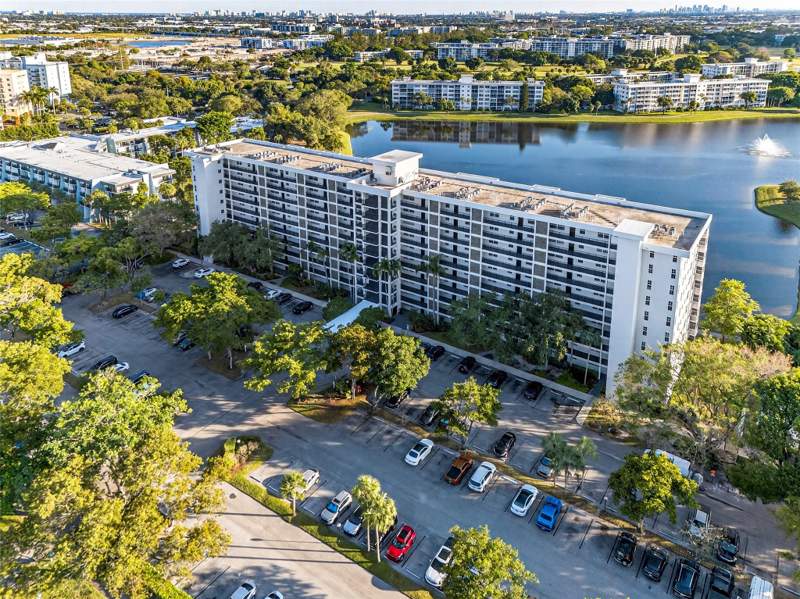2 bedroom Condominium at 2900 N Course Drive #607, No 53 Palm-Aire Country Club, Pompano Beach — photo 5