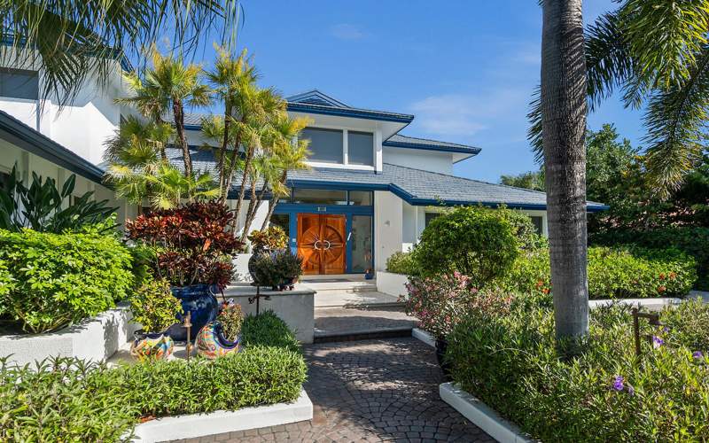 4 bedroom Single Family Residence at 6819 SE South Marina Way, Sailfish Point, Stuart — photo 2