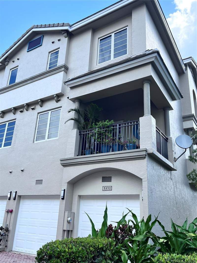 3 bedroom Townhouse at 3932 Coral Heights Way, Soigne Plat, Oakland Park — photo 3