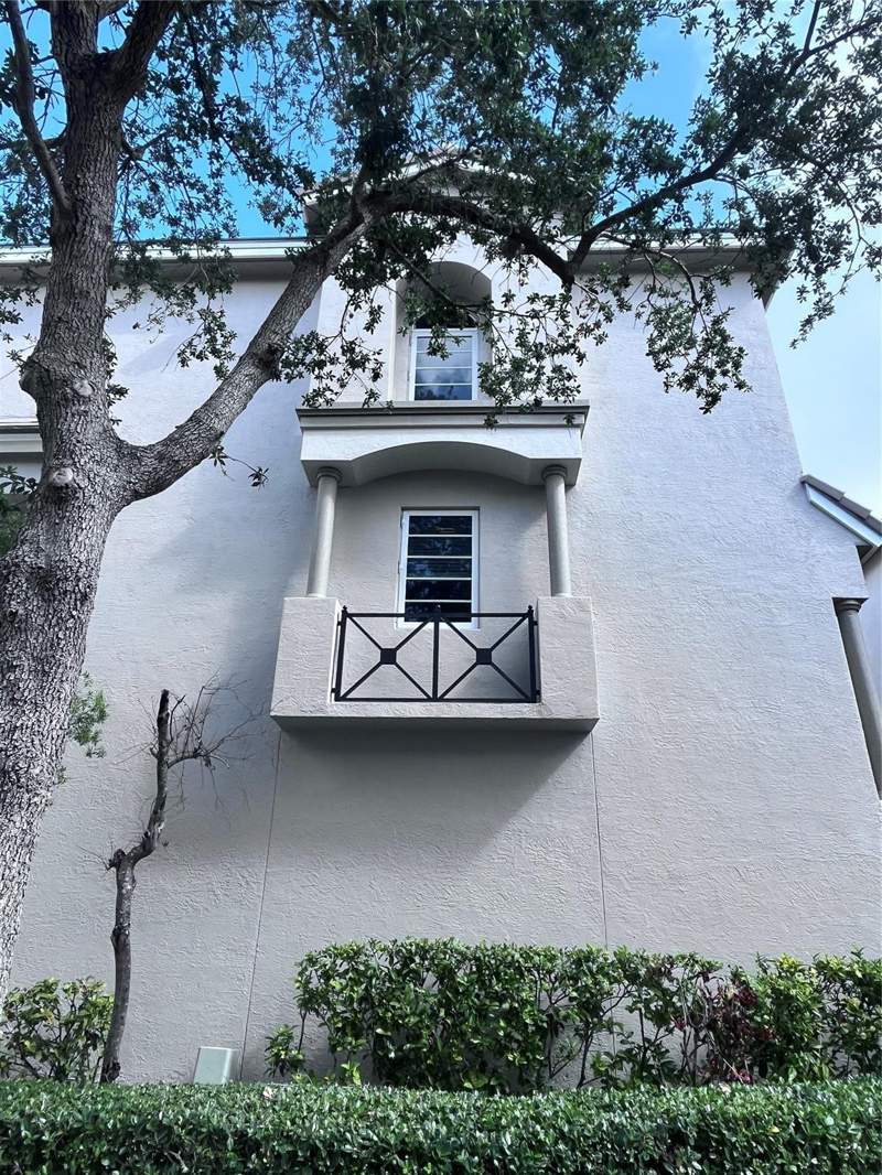 3 bedroom Townhouse at 3932 Coral Heights Way, Soigne Plat, Oakland Park — photo 4