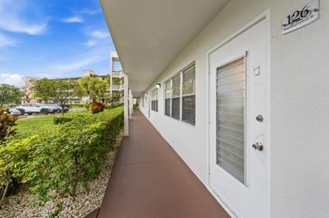 126 Southampton B, West Palm Beach FL - photo 15 of 30