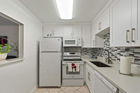 126 Southampton B, West Palm Beach FL - photo 6 of 30