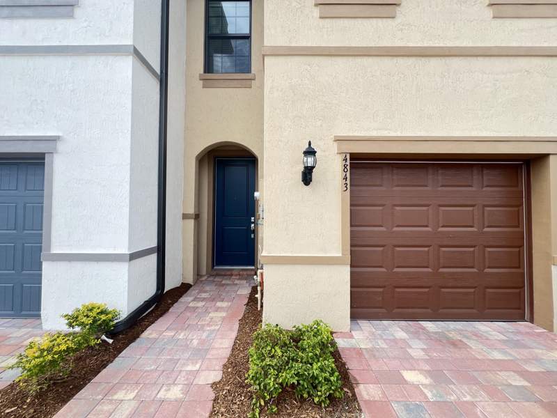 3 bedroom Townhouse at 4843 Indio Trail, Fields At Gulfstream, Lake Worth — photo 2