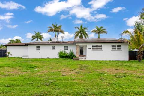 360 Kismet Avenue, Pahokee FL - photo 8 of 36