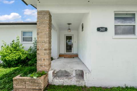 360 Kismet Avenue, Pahokee FL - photo 9 of 36