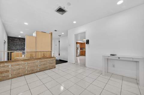 360 Kismet Avenue, Pahokee FL - photo 13 of 36