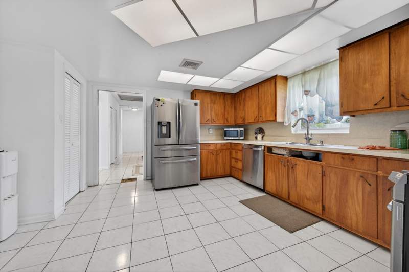 3 bedroom Single Family Residence at 360 Kismet Avenue, Ridge Crest Gardens, Pahokee — photo 3