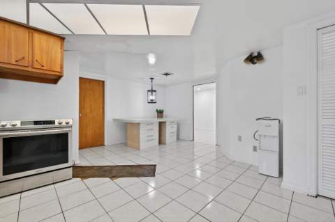 360 Kismet Avenue, Pahokee FL - photo 15 of 36