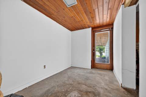 360 Kismet Avenue, Pahokee FL - photo 19 of 36