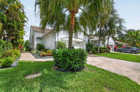 4634 Carlton Golf Drive, Lake Worth FL - photo 6 of 92