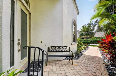 4634 Carlton Golf Drive, Lake Worth FL - photo 8 of 92