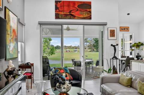 4634 Carlton Golf Drive, Lake Worth FL - photo 14 of 92