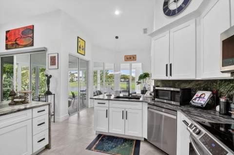 4634 Carlton Golf Drive, Lake Worth FL - photo 19 of 92