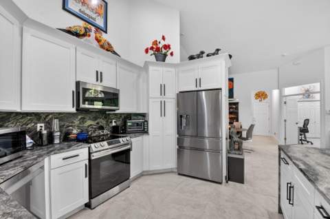 4634 Carlton Golf Drive, Lake Worth FL - photo 21 of 92