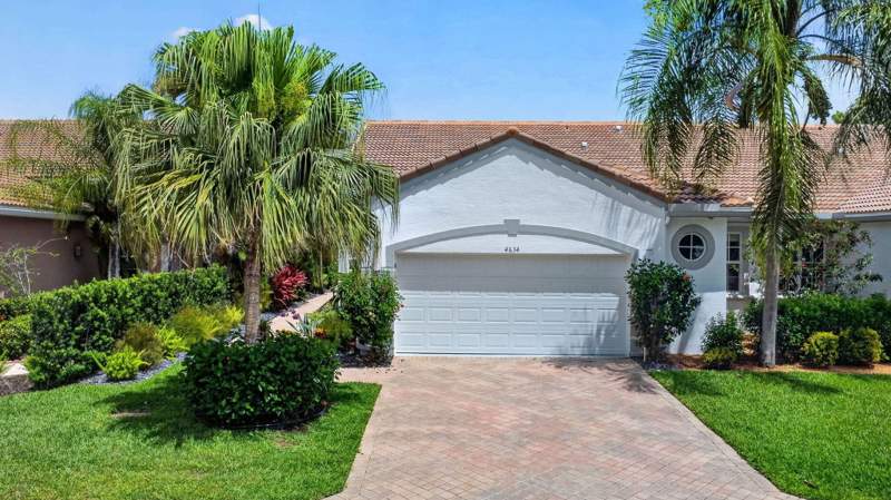 3 bedroom Villa at 4634 Carlton Golf Drive, Wycliffe Golf & Country Club, Lake Worth — photo 3