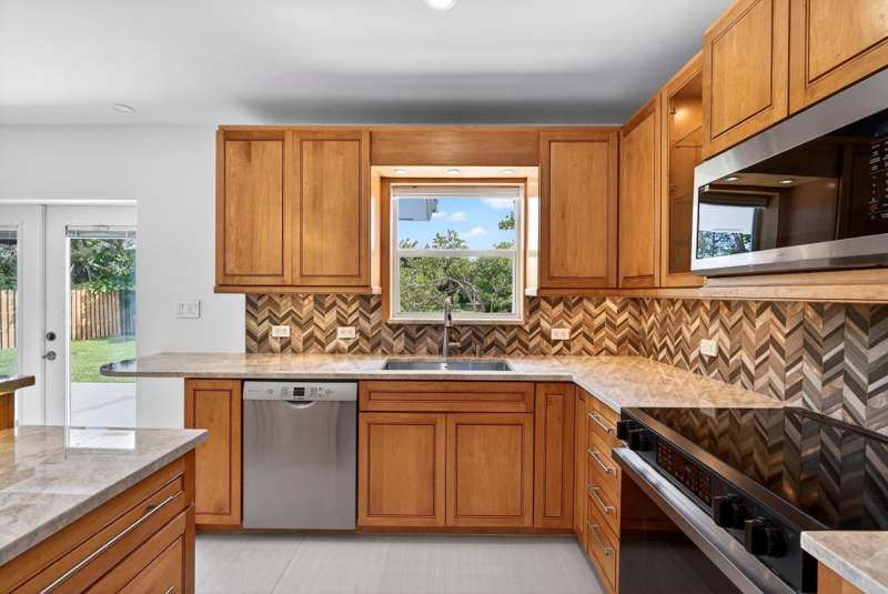 2 bedroom Single Family Residence at 648 NW 30th Court, Boulevard Estates Amen, Wilton Manors — photo 5