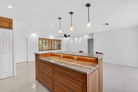 648 NW 30th Court, Wilton Manors FL - photo 7 of 56