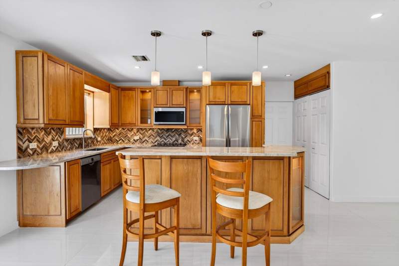 2 bedroom Single Family Residence at 648 NW 30th Court, Boulevard Estates Amen, Wilton Manors — photo 2