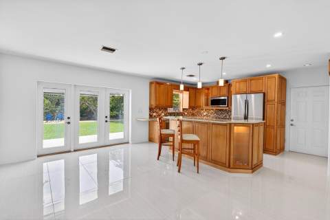 648 NW 30th Court, Wilton Manors FL - photo 8 of 56
