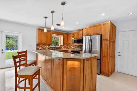 648 NW 30th Court, Wilton Manors FL - photo 9 of 56