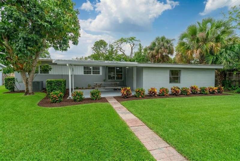 4 bedroom Single Family Residence at 904 SE 16th Street, Lawler Heights, Stuart — photo 3
