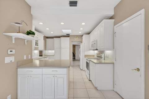 5422 SE Meredith Terrace, Stuart FL - photo 14 of 56