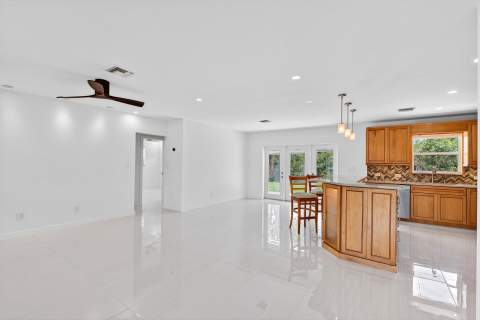 648 NW 30th Court, Wilton Manors FL - photo 15 of 56