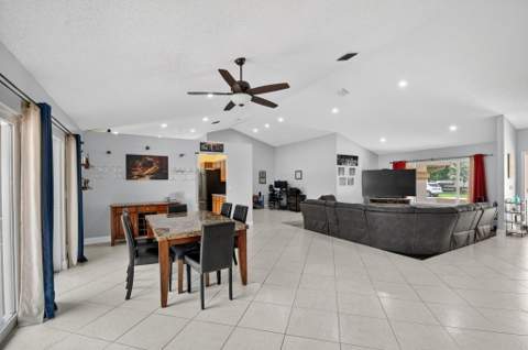 9501 Majestic Way, Boynton Beach FL - photo 10 of 72