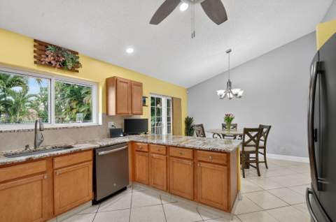 9501 Majestic Way, Boynton Beach FL - photo 16 of 72
