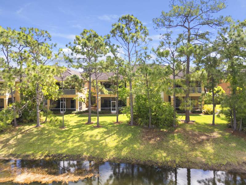 2 bedroom Condominium at 8312 Mulligan Circle #2222, Castle Pines, Port St. Lucie — photo 5
