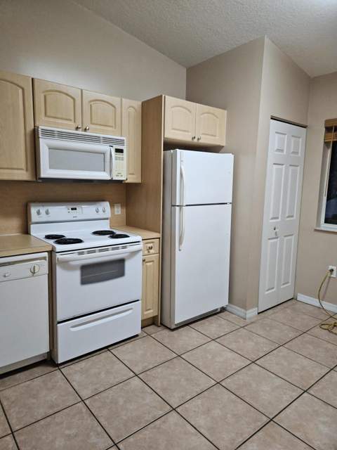 7900 NW 6th Street #205, Pembroke Pines FL - photo 18 of 28