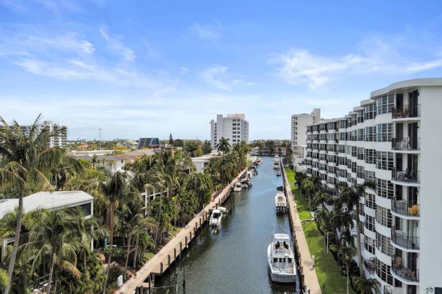 3051 NE 48th Street #702