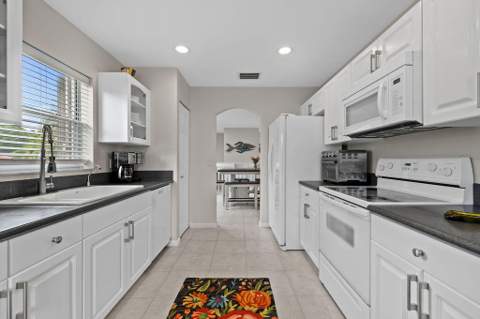 8050 Aberdeen Drive #202, Boynton Beach FL - photo 20 of 99