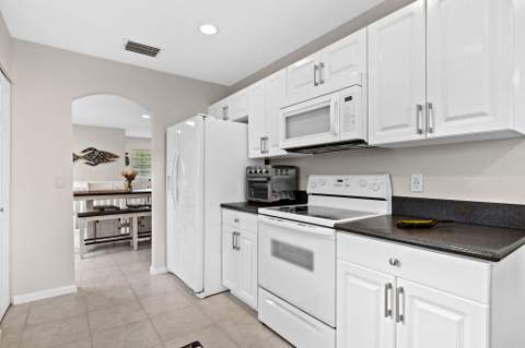 8050 Aberdeen Drive #202, Boynton Beach FL - photo 22 of 99
