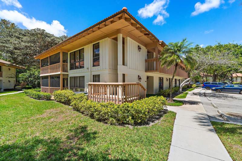 2 bedroom Condominium at 128 Brackenwood Road #128, Golf Villas Condo, Palm Beach Gardens — photo 2