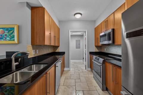 101 SE 20th Avenue #201, Deerfield Beach FL - photo 6 of 48