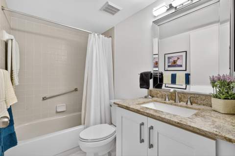 110 Half Moon Circle #D2, Hypoluxo FL - photo 12 of 44