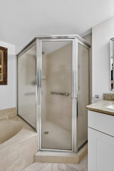 110 Half Moon Circle #D2, Hypoluxo FL - photo 15 of 44