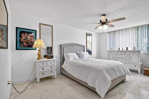 110 Half Moon Circle #D2, Hypoluxo FL - photo 17 of 44