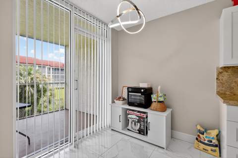 110 Half Moon Circle #D2, Hypoluxo FL - photo 23 of 44