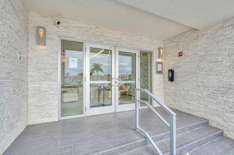 1701 S Ocean Drive #203, Hollywood FL - photo 22 of 33