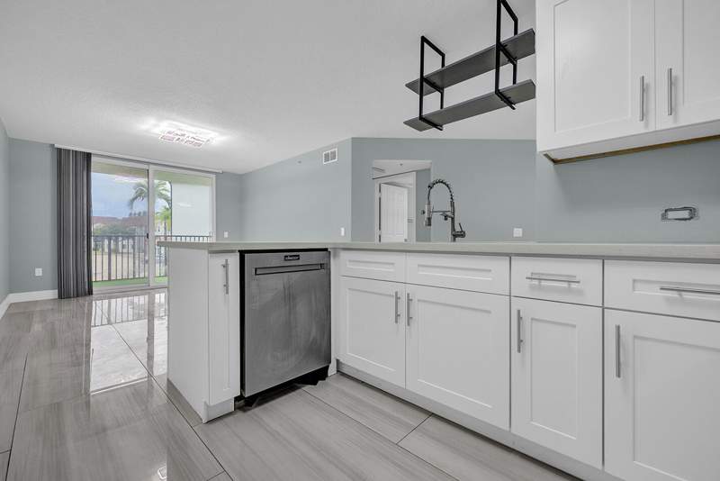 2 bedroom Condominium at 1010 Villa Circle, Villa Del Sol Condo, Boynton Beach — photo 3
