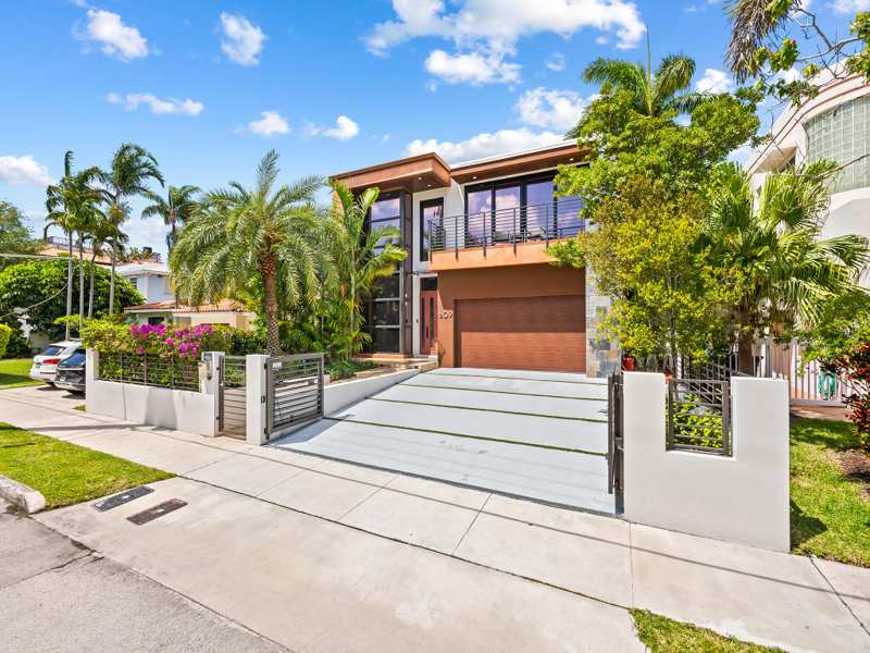 4 bedroom Single Family Residence at 609 Poinciana Drive, Idlewyld Resub Blks 8 To 11, Fort Lauderdale — photo 1