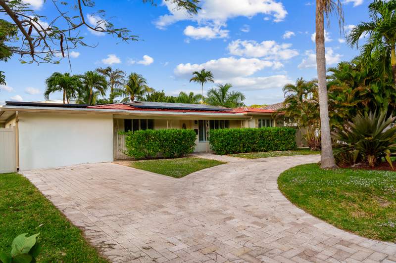 4 bedroom Single Family Residence at 2757 NE 14th Avenue, Middle River Estates, Wilton Manors — photo 2