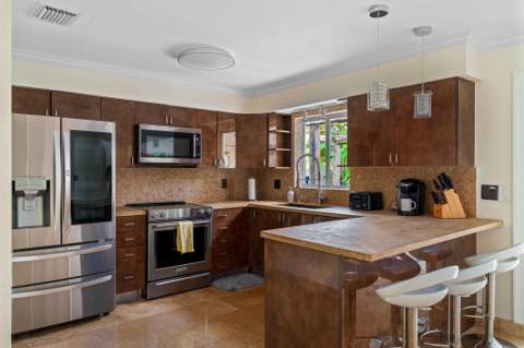 2757 NE 14th Avenue, Wilton Manors FL - photo 8 of 76