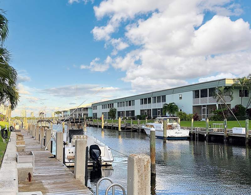 2 bedroom Stock Cooperative at 130 Doolen Court #108, Lake Colony Apts Two Inc, North Palm Beach — photo 2